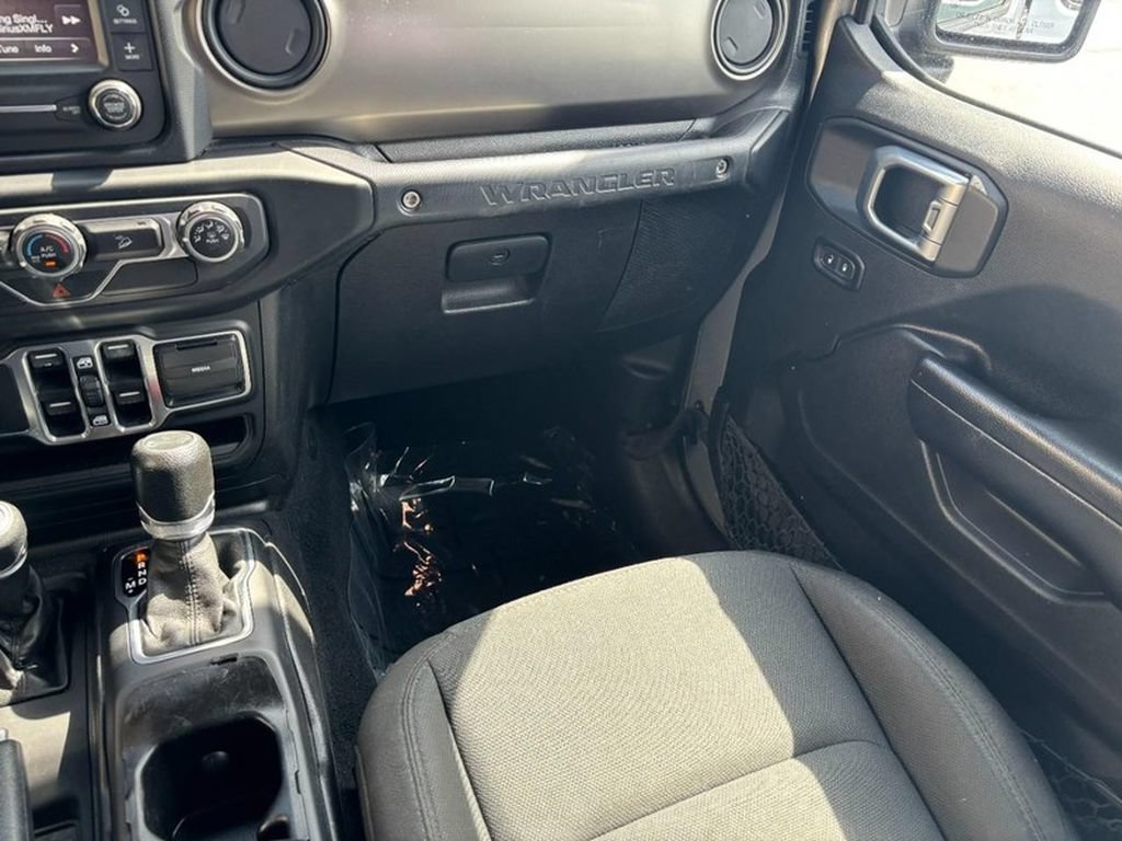 Used 2018 Jeep Wrangler Unlimited Sport S AWD/4WD image 17