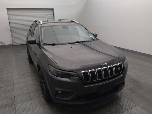 Used 2019 Jeep Cherokee Latitude Plus FWD image 14