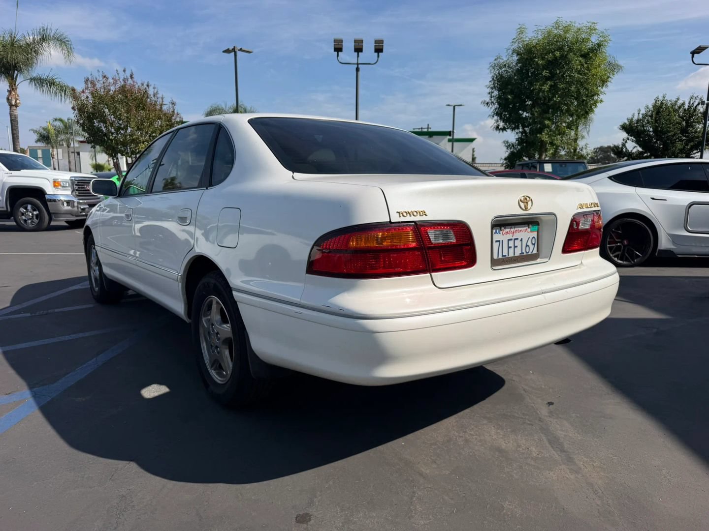 Used 1999 Toyota Avalon XL FWD image 9