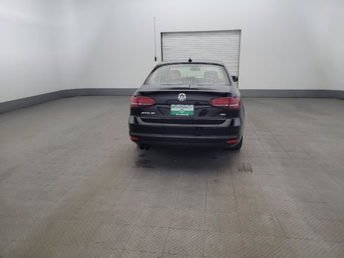 Used 2016 Volkswagen Jetta SE FWD image 7