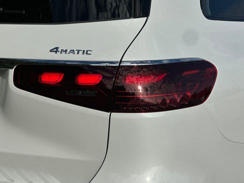 New 2026 Mercedes-Benz GLS 580 4MATIC image 14