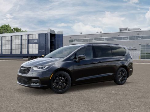 New 2026 Chrysler Pacifica Limited image 2