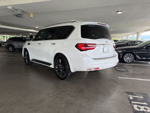 Used 2022 INFINITI QX80 Sensory w/ All-Season Package RWD image 2
