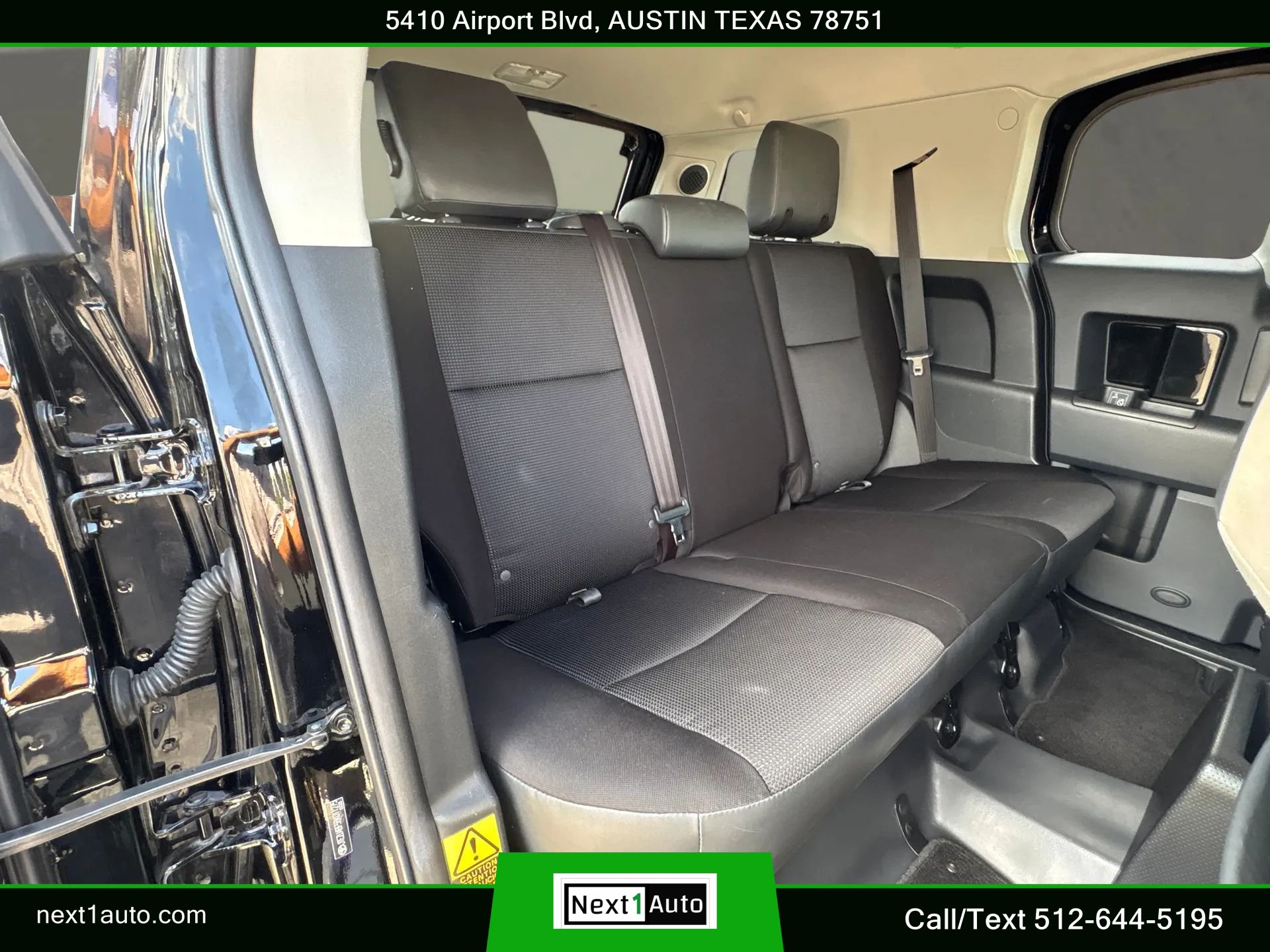 Used 2011 Toyota FJ Cruiser 2WD w/ Upgrade Pkg image 29