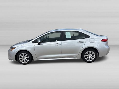 Used 2025 Toyota Corolla LE FWD image 7