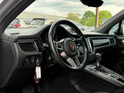 Used 2017 Porsche Macan AWD/4WD image 13