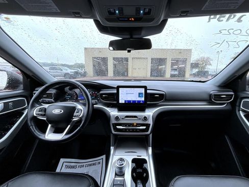 Used 2022 Ford Explorer XLT w/ Equipment Group 202A image 15