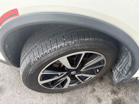 Used 2019 Nissan Rogue SL AWD/4WD image 7