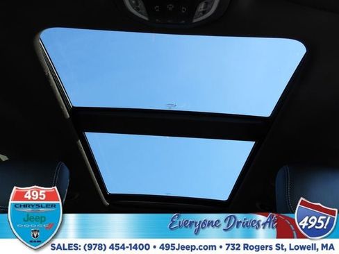 New 2026 Chrysler Pacifica Select image 18