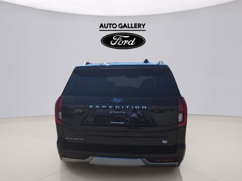 Used 2025 Ford Expedition Platinum w/ Platinum Ultimate Package AWD/4WD image 5