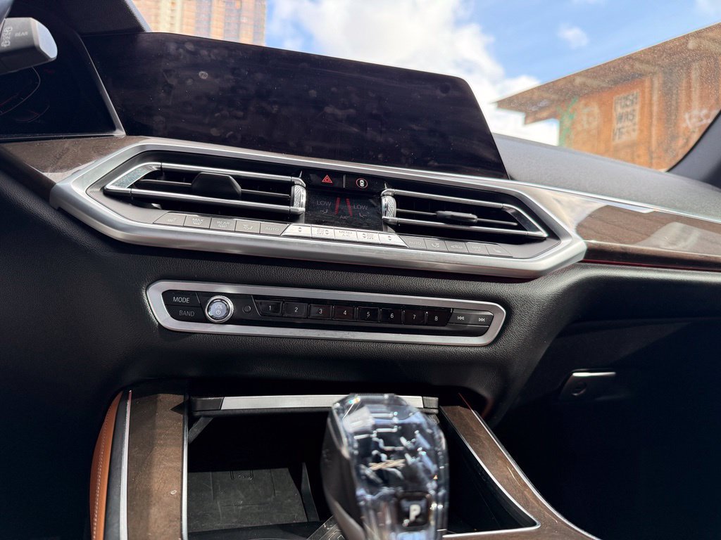 Used 2019 BMW X5 xDrive40i w/ M Sport Package AWD/4WD image 18