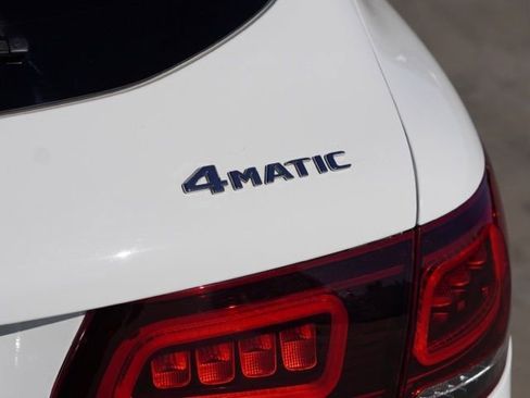 Used 2022 Mercedes-Benz GLC 300 4MATIC w/ Premium Package Lite image 10