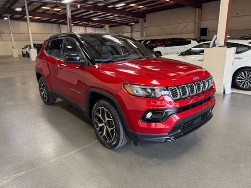 Used 2025 Jeep Compass Limited AWD/4WD image 6