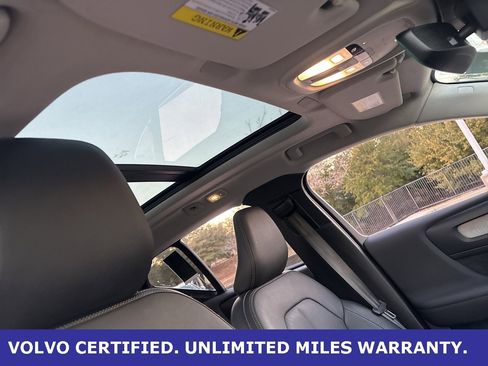 Certified 2025 Volvo XC40 B5 Core image 14