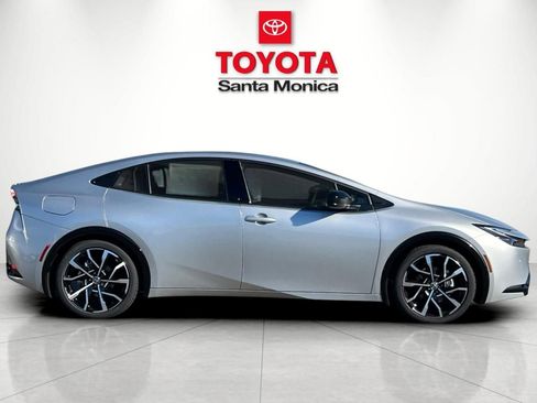 New 2026 Toyota Prius Plug-In Hybrid FWD image 2