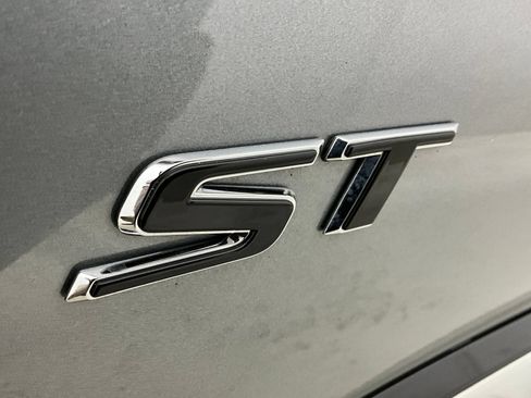 Used 2025 Buick Envision Sport Touring AWD/4WD image 11