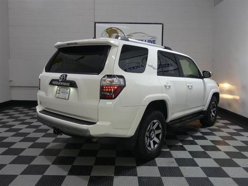 Used 2018 Toyota 4Runner TRD Off-Road Premium AWD/4WD image 10