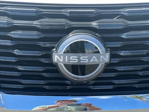 Used 2023 Nissan Rogue S image 38