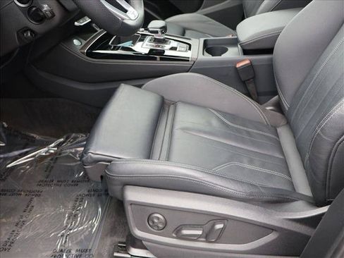 Used 2024 Audi Q5 e Premium Plus AWD/4WD image 21