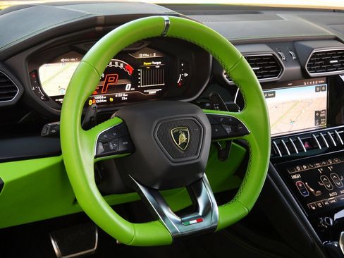 Used 2023 Lamborghini Urus S image 15