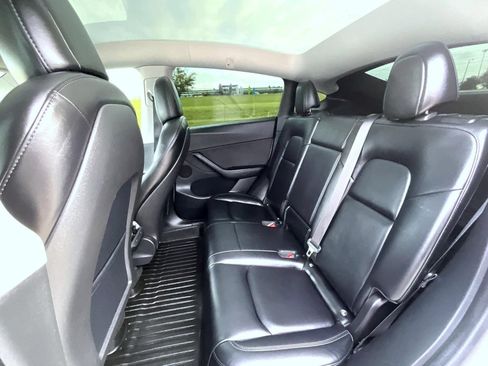 Used 2021 Tesla Model Y Long Range AWD/4WD image 21