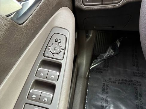 Used 2020 Hyundai Santa Fe SE image 23