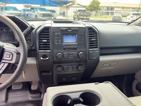 Used 2019 Ford F150 XL w/ Equipment Group 101A Mid RWD image 15