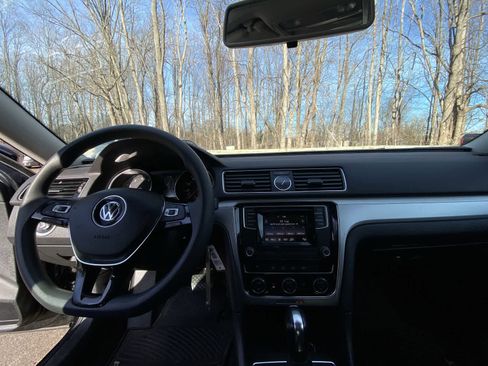 Used 2016 Volkswagen Passat 1.8T S image 25