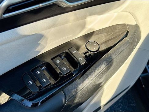 Used 2023 Kia Sportage EX image 19