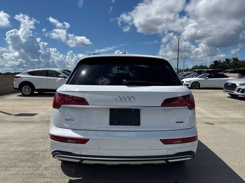 Used 2021 Audi Q5 2.0T Premium w/ Convenience Package AWD/4WD image 4