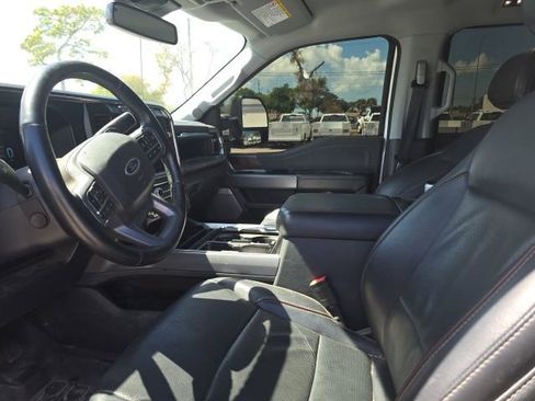 Used 2024 Ford F250 Lariat w/ FX4 Off-Road Package image 7