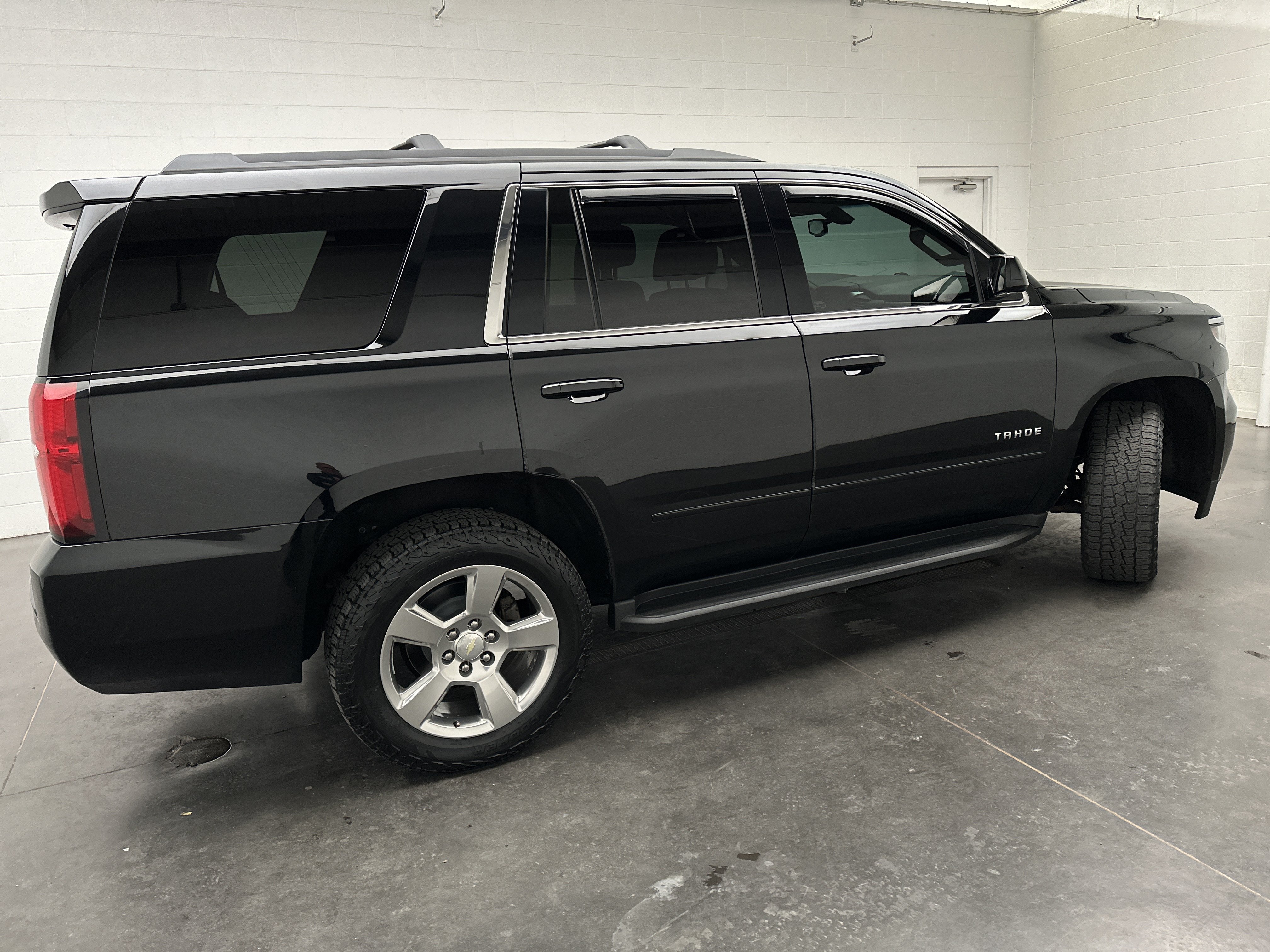 Used 2018 Chevrolet Tahoe LS w/ All-Season Package AWD/4WD image 8