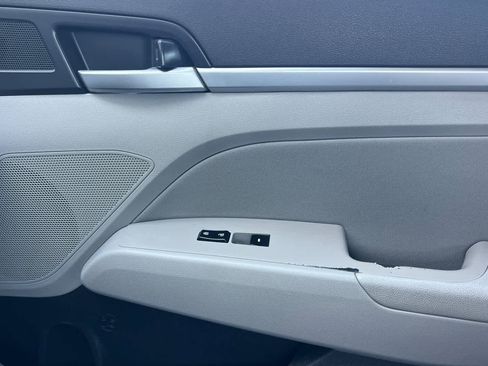 Used 2019 Hyundai Elantra SEL image 19