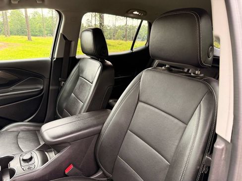 Used 2024 GMC Terrain SLT FWD image 12