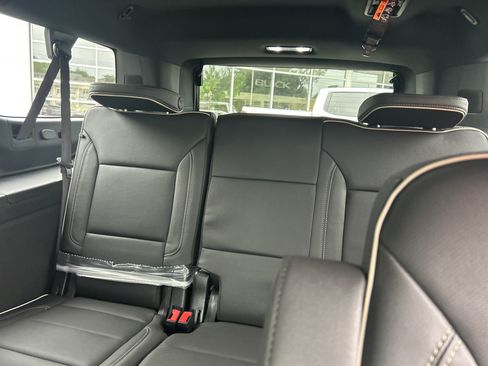 New 2026 GMC Yukon XL Elevation w/ Elevation Premium Package AWD/4WD image 32