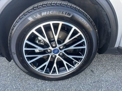 Used 2022 Ford Escape SEL w/ Class II Trailer Tow Package image 25