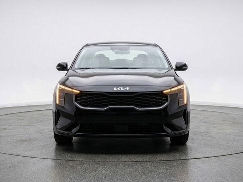 Used 2025 Kia K4 LXS image 1