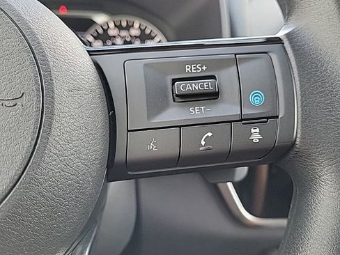 Certified 2022 Nissan Rogue SV image 30