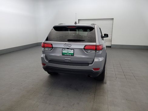 Used 2021 Jeep Grand Cherokee Laredo AWD/4WD image 7