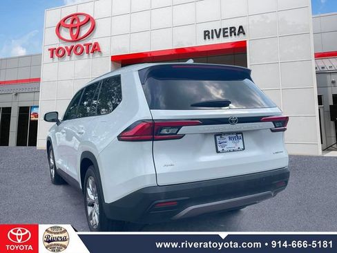 Certified 2024 Toyota Grand Highlander AWD image 9