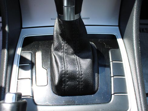 Used 2013 Volkswagen Passat TDI SE image 25