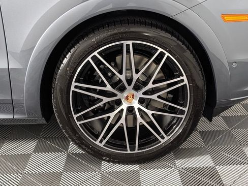 New 2026 Porsche Cayenne GTS AWD/4WD image 14