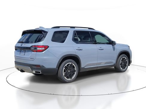 New 2026 Honda Pilot Touring image 6
