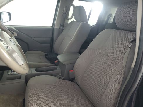Used 2017 Nissan Frontier SV w/ SV Value Truck Package AWD/4WD image 12