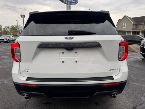 Used 2023 Ford Explorer XLT w/ Equipment Group 202A AWD/4WD image 14