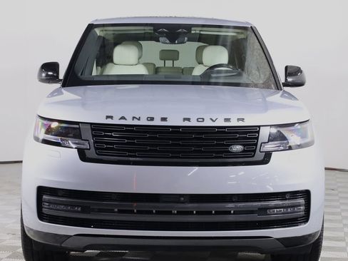 Used 2024 Land Rover Range Rover Long Wheelbase SE AWD/4WD image 3