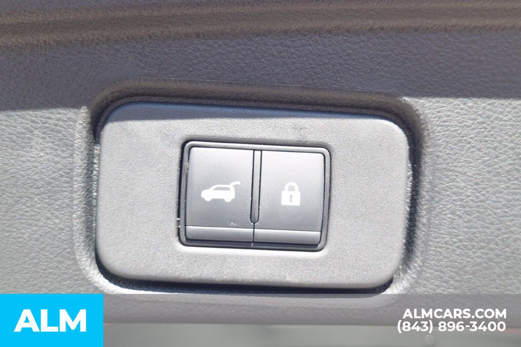 Used 2024 Nissan Pathfinder SV AWD/4WD image 9