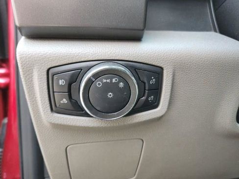 Used 2015 Ford F150 XLT image 25