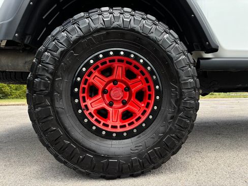 Used 2022 Jeep Gladiator Rubicon w/ LED Lighting Group AWD/4WD image 52