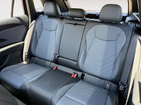 Certified 2025 Volkswagen Tiguan SE R-Line AWD/4WD image 16